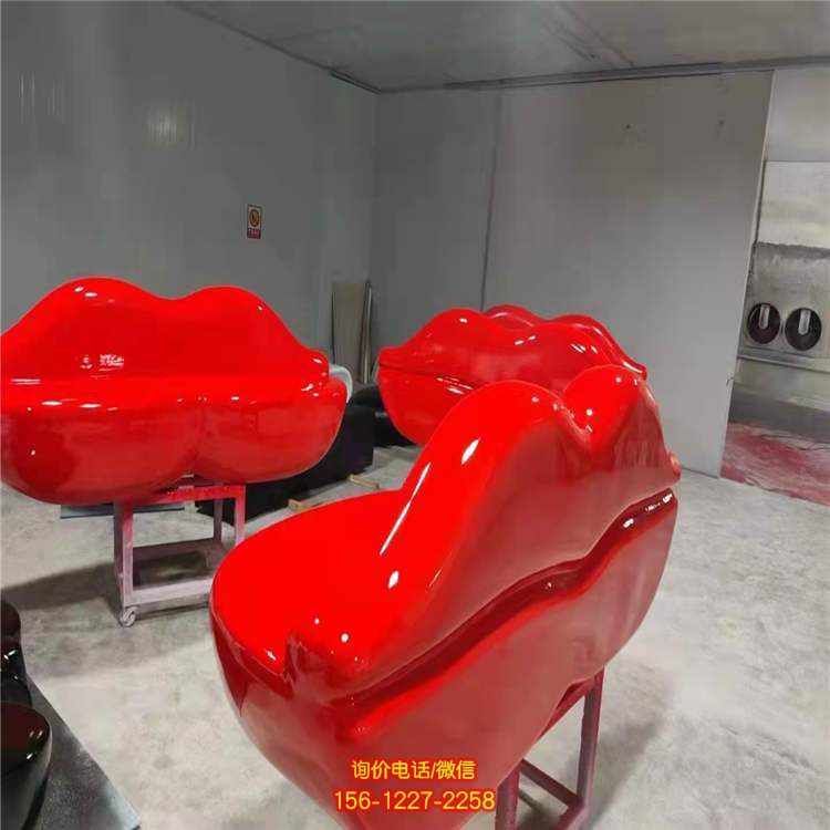 玻璃鋼座椅雕塑：精致、時(shí)尚、充滿藝術(shù)氣息