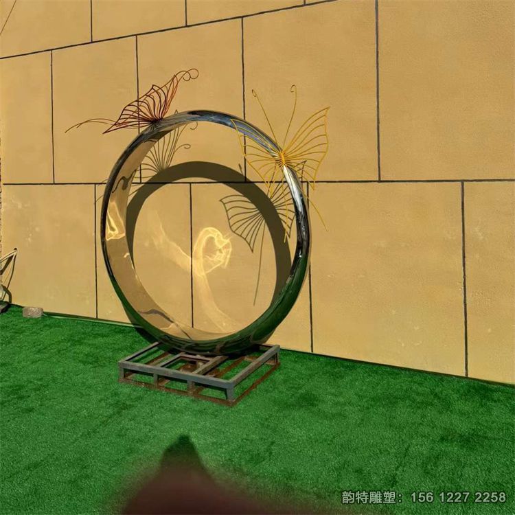 不銹鋼蝴蝶圓環(huán)雕塑，抽象發(fā)光月亮雕塑廠家