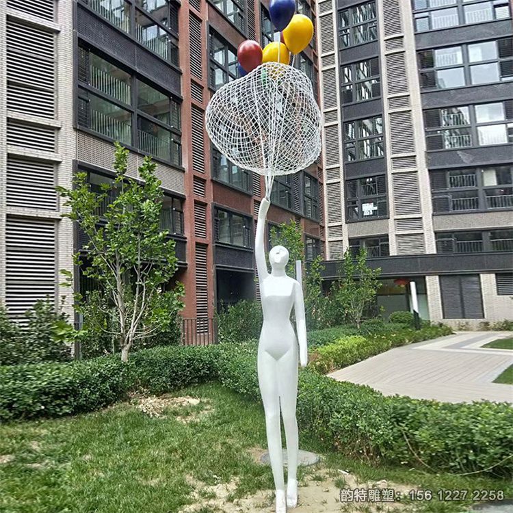 不銹鋼燈光云朵雕塑圖，定制室外鋼管云朵云梯雕塑